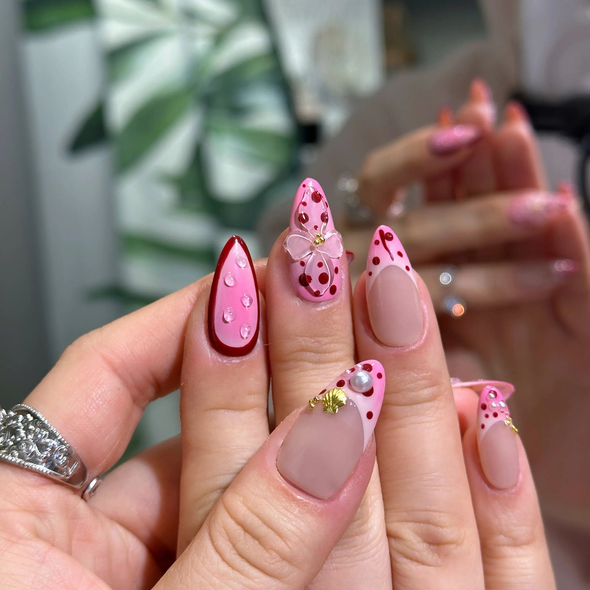 Delicate and dreamy manicure with Petite Garden floral press on nails.

